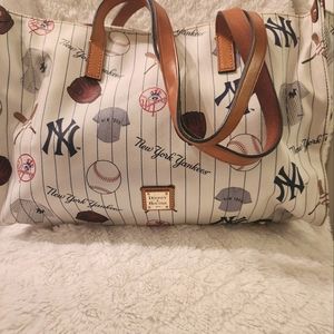 Extra large Dooney & Bourke New York Yankees shopper handbag